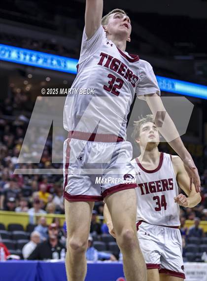 Thumbnail 1 in Canton vs Eugene (MSHSAA Class 2 Championship) photogallery.