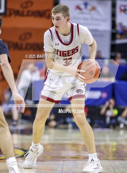 Thumbnail 2 in Canton vs Eugene (MSHSAA Class 2 Championship) photogallery.