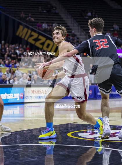 Thumbnail 1 in Canton vs Eugene (MSHSAA Class 2 Championship) photogallery.