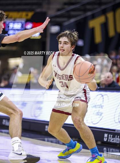 Thumbnail 1 in Canton vs Eugene (MSHSAA Class 2 Championship) photogallery.