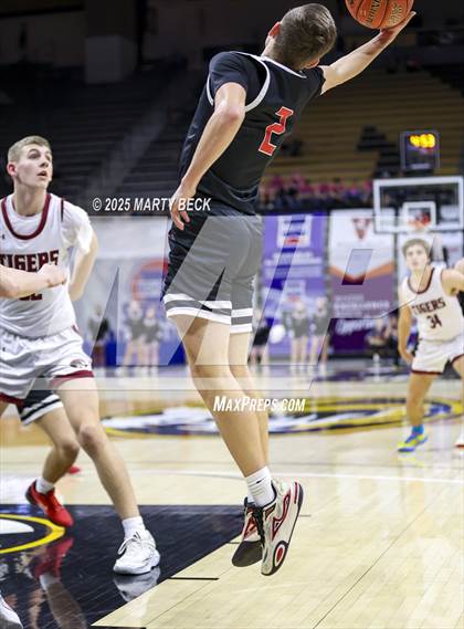 Thumbnail 2 in Canton vs Eugene (MSHSAA Class 2 Championship) photogallery.