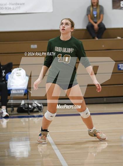 Thumbnail 3 in Orland vs Red Bluff (Eileen Mason Invitational) photogallery.