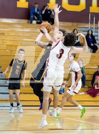 Thumbnail 2 in Clovis West vs. Oaks Christian photogallery.