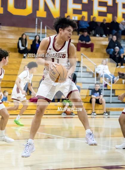 Thumbnail 3 in Clovis West vs. Oaks Christian photogallery.