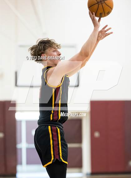 Thumbnail 2 in Clovis West vs. Oaks Christian photogallery.