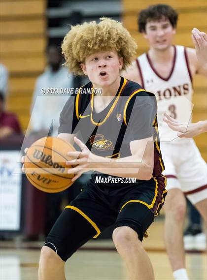 Thumbnail 3 in Clovis West vs. Oaks Christian photogallery.