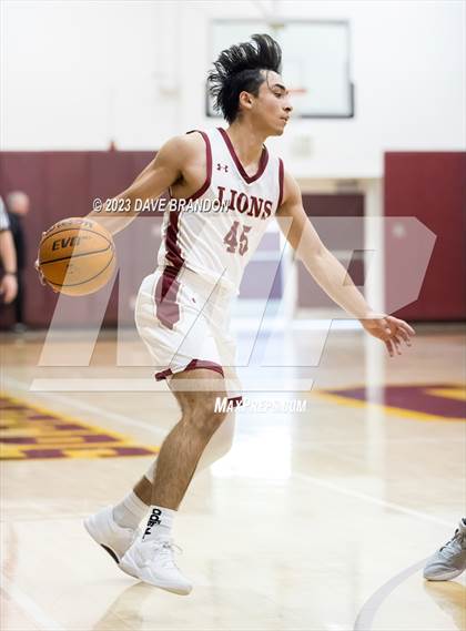 Thumbnail 2 in Clovis West vs. Oaks Christian photogallery.