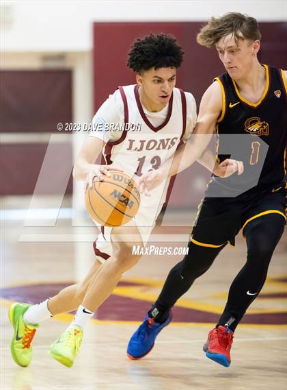 Thumbnail 1 in Clovis West vs. Oaks Christian photogallery.