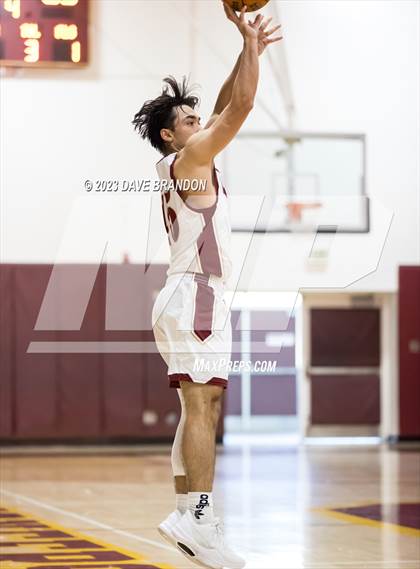 Thumbnail 1 in Clovis West vs. Oaks Christian photogallery.