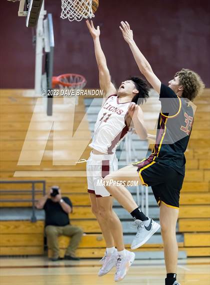 Thumbnail 2 in Clovis West vs. Oaks Christian photogallery.