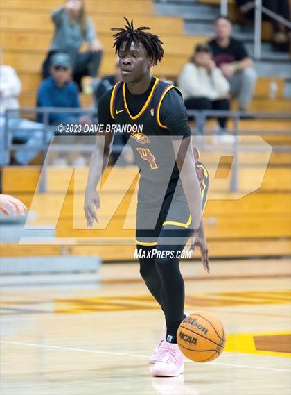 Thumbnail 3 in Clovis West vs. Oaks Christian photogallery.