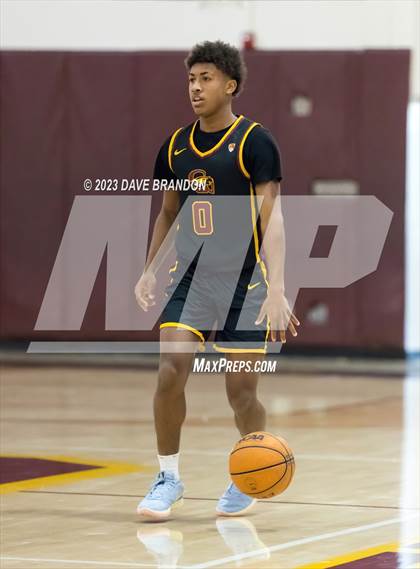 Thumbnail 3 in Clovis West vs. Oaks Christian photogallery.