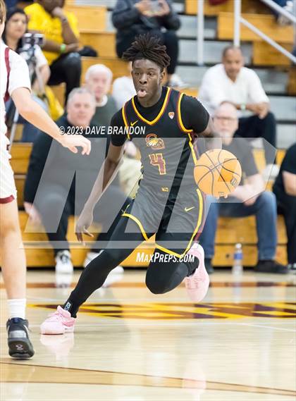 Thumbnail 2 in Clovis West vs. Oaks Christian photogallery.