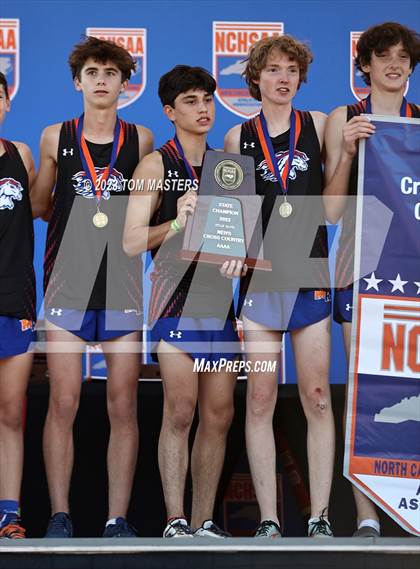 Thumbnail 3 in NCHSAA 4A Championship photogallery.