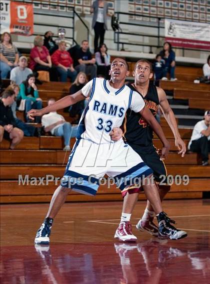 Thumbnail 3 in Ramona vs. Esperanza (Orange Holiday Classic) photogallery.