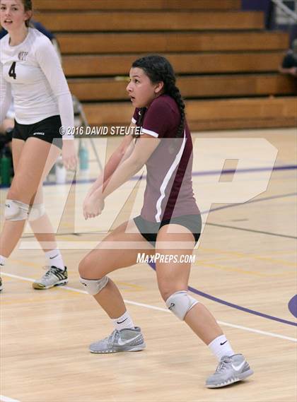 Thumbnail 2 in Elk Grove vs. Whitney (CIF SJS D2 Final) photogallery.