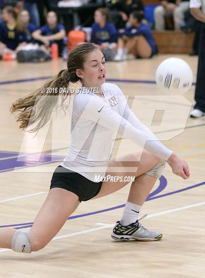 Thumbnail 2 in Elk Grove vs. Whitney (CIF SJS D2 Final) photogallery.