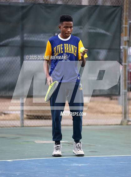 Thumbnail 3 in Olive Branch vs Southaven photogallery.