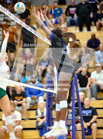 Thumbnail 2 in Grand Oaks vs The Woodlands photogallery.