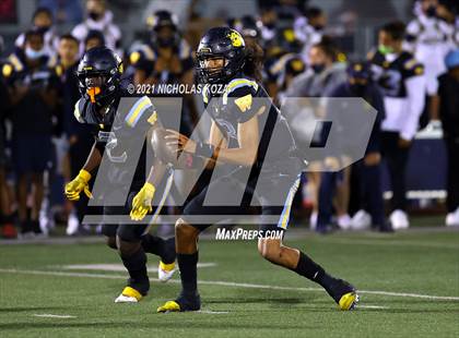 Thumbnail 2 in Serra vs. Warren photogallery.