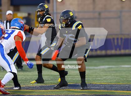 Thumbnail 3 in Serra vs. Warren photogallery.