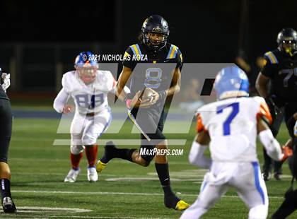 Thumbnail 2 in Serra vs. Warren photogallery.