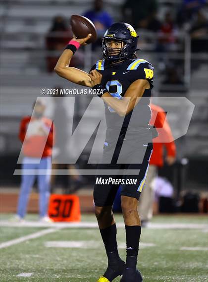 Thumbnail 3 in Serra vs. Warren photogallery.