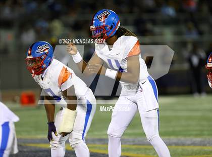 Thumbnail 3 in Serra vs. Warren photogallery.