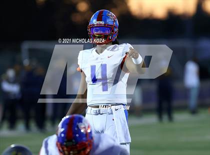 Thumbnail 1 in Serra vs. Warren photogallery.