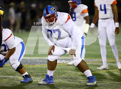 Thumbnail 2 in Serra vs. Warren photogallery.