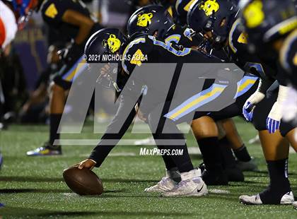 Thumbnail 1 in Serra vs. Warren photogallery.