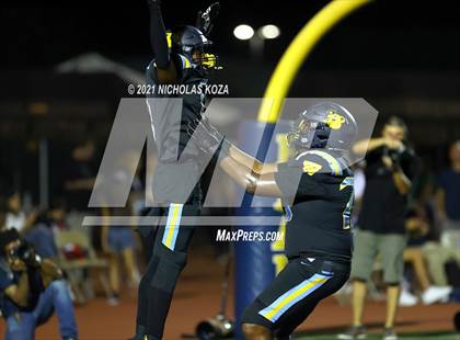 Thumbnail 2 in Serra vs. Warren photogallery.