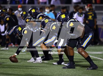 Thumbnail 1 in Serra vs. Warren photogallery.