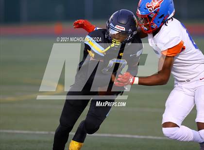 Thumbnail 1 in Serra vs. Warren photogallery.