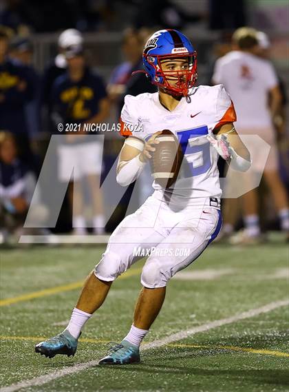 Thumbnail 3 in Serra vs. Warren photogallery.