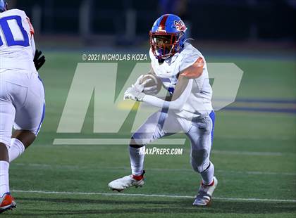Thumbnail 2 in Serra vs. Warren photogallery.