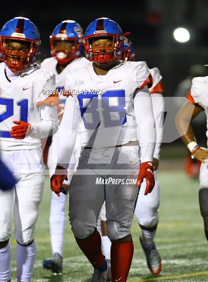 Thumbnail 1 in Serra vs. Warren photogallery.