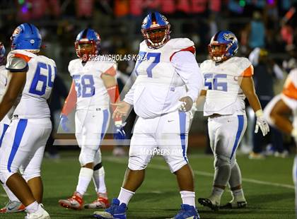 Thumbnail 2 in Serra vs. Warren photogallery.