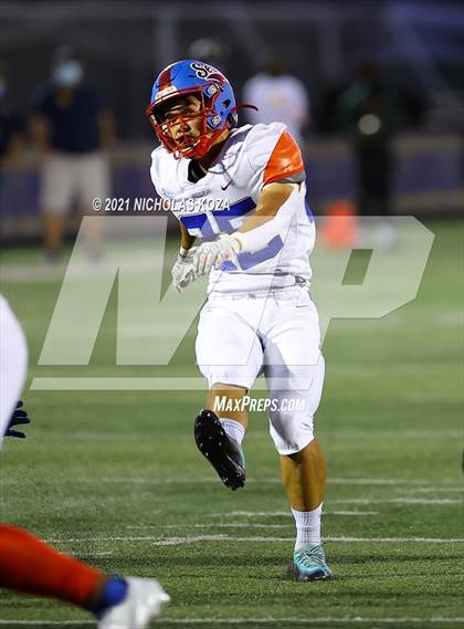 Thumbnail 1 in Serra vs. Warren photogallery.