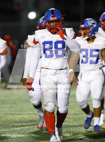 Thumbnail 2 in Serra vs. Warren photogallery.