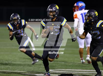 Thumbnail 1 in Serra vs. Warren photogallery.