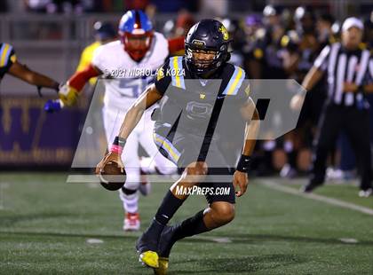 Thumbnail 2 in Serra vs. Warren photogallery.