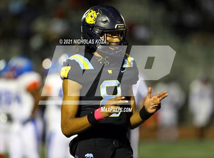 Thumbnail 2 in Serra vs. Warren photogallery.