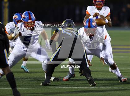 Thumbnail 1 in Serra vs. Warren photogallery.