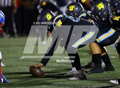 Thumbnail 2 in Serra vs. Warren photogallery.