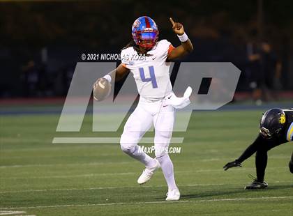 Thumbnail 1 in Serra vs. Warren photogallery.