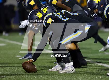 Thumbnail 2 in Serra vs. Warren photogallery.
