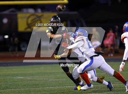 Thumbnail 1 in Serra vs. Warren photogallery.