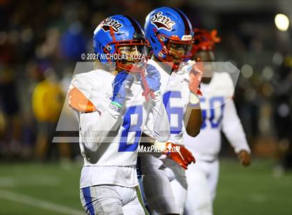Thumbnail 2 in Serra vs. Warren photogallery.