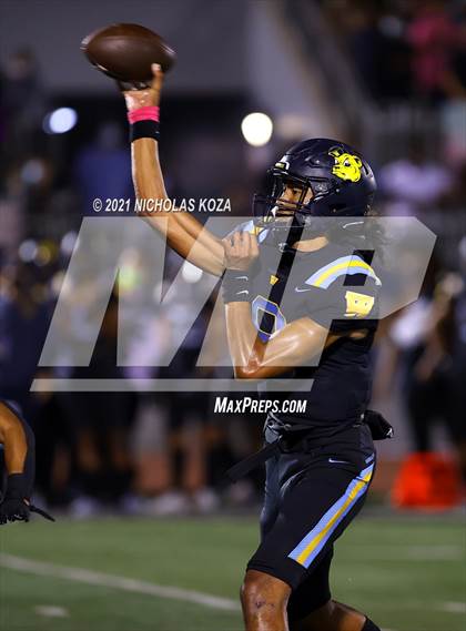 Thumbnail 2 in Serra vs. Warren photogallery.